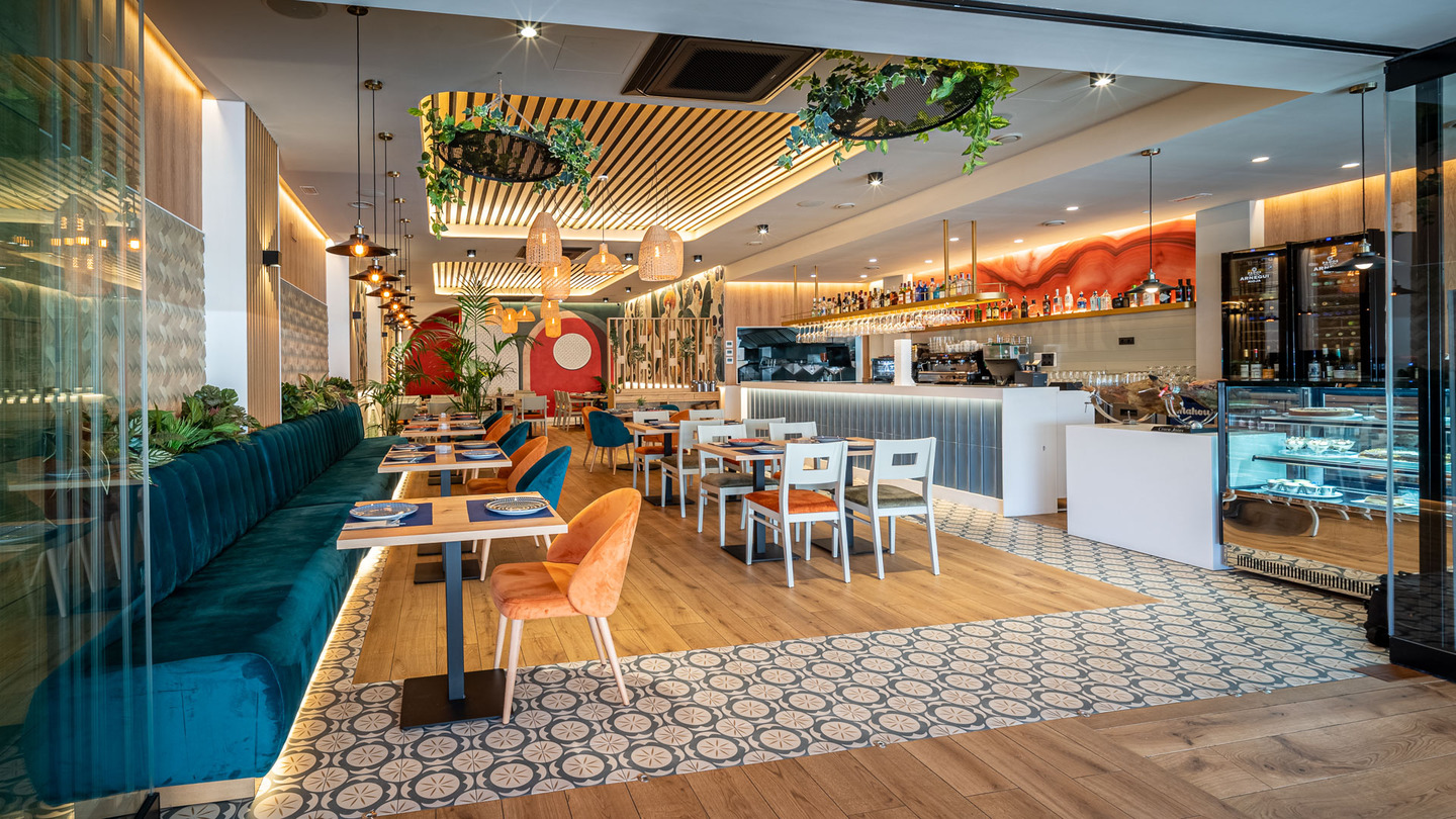 Sur Bar Restaurante / Lepe